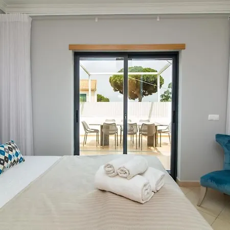 Villa Magnolia O House - Pool View & Privat Garden & Garage