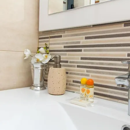 Villa Magnolia O House - Pool View & Privat Garden & Garage