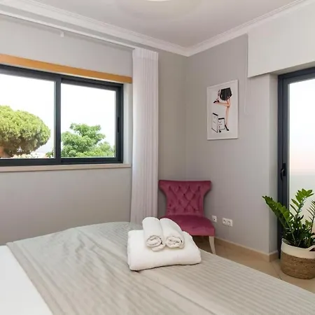 Magnolia O House - Pool View & Privat Garden & Garage Albufeira