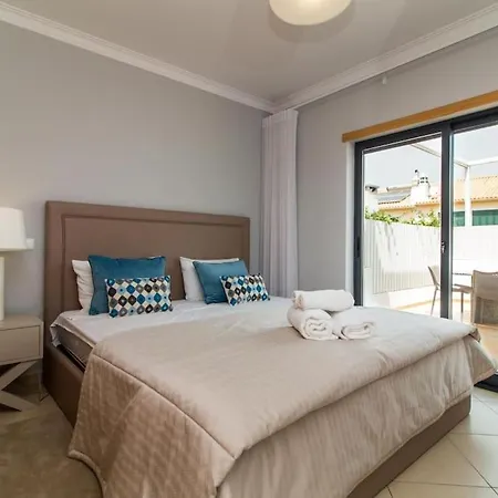 Magnolia O House - Pool View & Privat Garden & Garage Albufeira